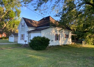 708 W Jones St in West Frankfort, IL - Building Photo - Building Photo