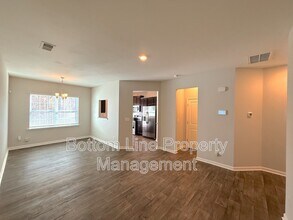 6104 Guildford Hill Ln in Charlotte, NC - Building Photo - Building Photo