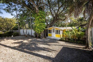 3041 Calusa St in Miami, FL - Building Photo