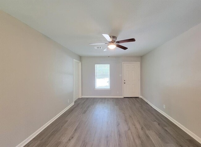2810 Forest Oaks Dr in Houston, TX - Foto de edificio - Building Photo