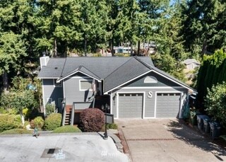 1577 Woodside Dr in Fircrest, WA - Building Photo