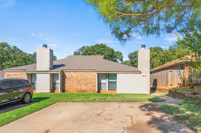 2512 Windy Pine Ln in Arlington, TX - Building Photo