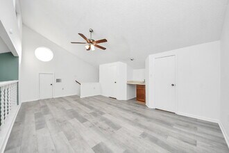 129 Tarpon St in Hitchcock, TX - Building Photo - Building Photo