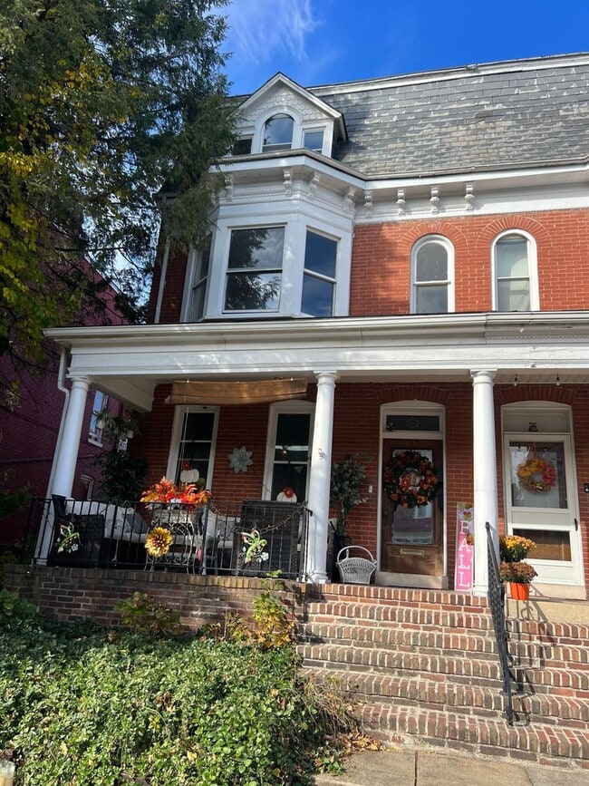 property at 725 Pennsylvania Ave