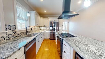 41 Sydney St, Unit 1 in Medford, MA - Building Photo