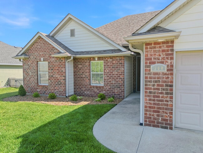 300 Reedsport Ridge in Columbia, MO - Building Photo - Building Photo