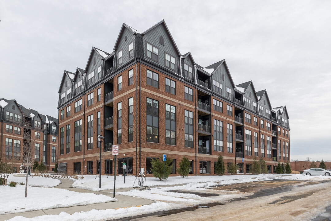 Pender Oaks in Fairfax, VA - Building Photo