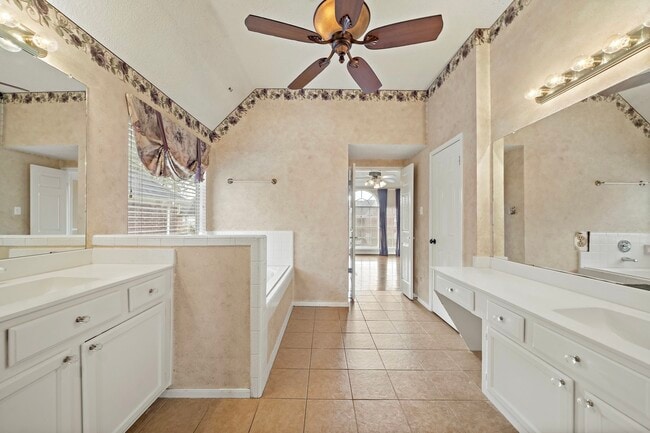 5718 Charlestown Colony Dr