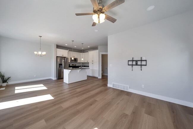 14550 S Quiet Shade Dr in Herriman, UT - Building Photo - Building Photo