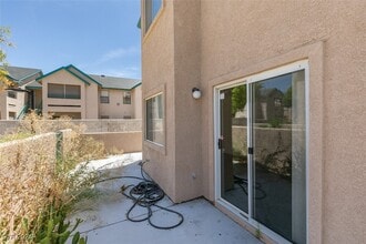 5582 Davies Dr in Las Vegas, NV - Building Photo - Building Photo