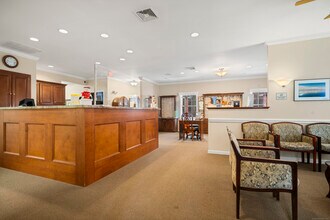 112 W Main St in Plainville, CT - Building Photo - Building Photo
