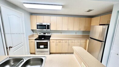 120 SW Peacock Blvd in Port St. Lucie, FL - Building Photo - Building Photo