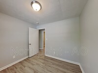 1000 Spring Hill Dr photo'