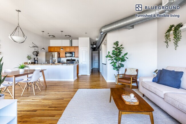 1441 Central St-Unit -FL5-ID13 in Denver, CO - Foto de edificio - Building Photo