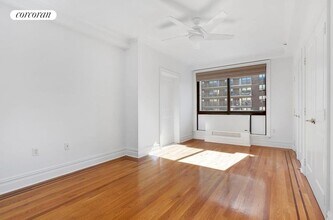 203 W 90th St in New York, NY - Building Photo - Building Photo