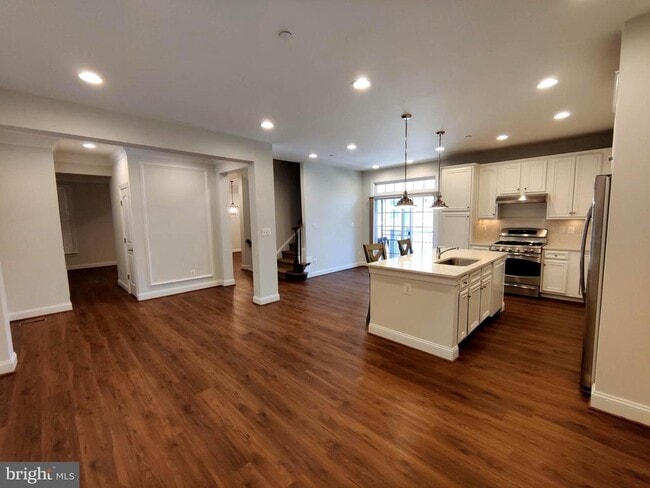 property at 3903 Chain Bridge Rd