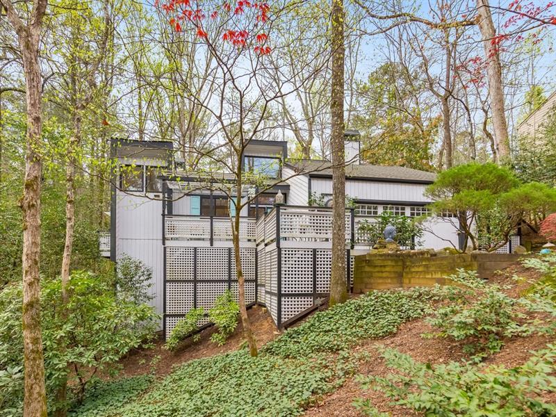 2621 Rocky Springs Dr NE in Marietta, GA - Building Photo