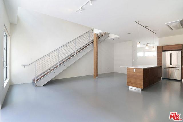 11500 Tennessee Ave in Los Angeles, CA - Building Photo - Building Photo