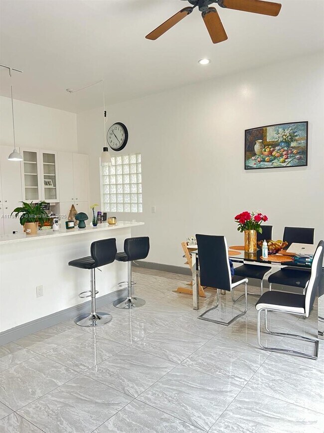 1120 Papaya St in Hollywood, FL - Building Photo - Building Photo