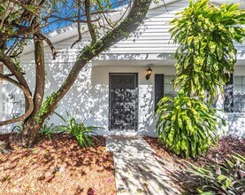945 Burlwood St in Brandon, FL - Building Photo - Building Photo