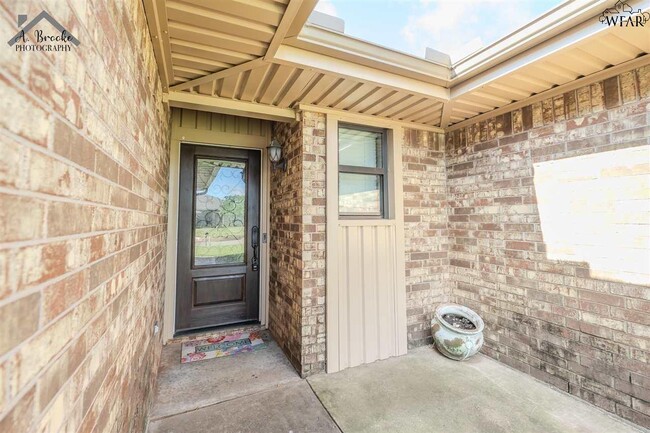 509 W Coleman Ave in Iowa Park, TX - Building Photo - Building Photo
