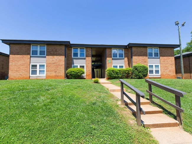 Magnolia Ridge Apartments in Gaffney, SC - Building Photo - Building Photo