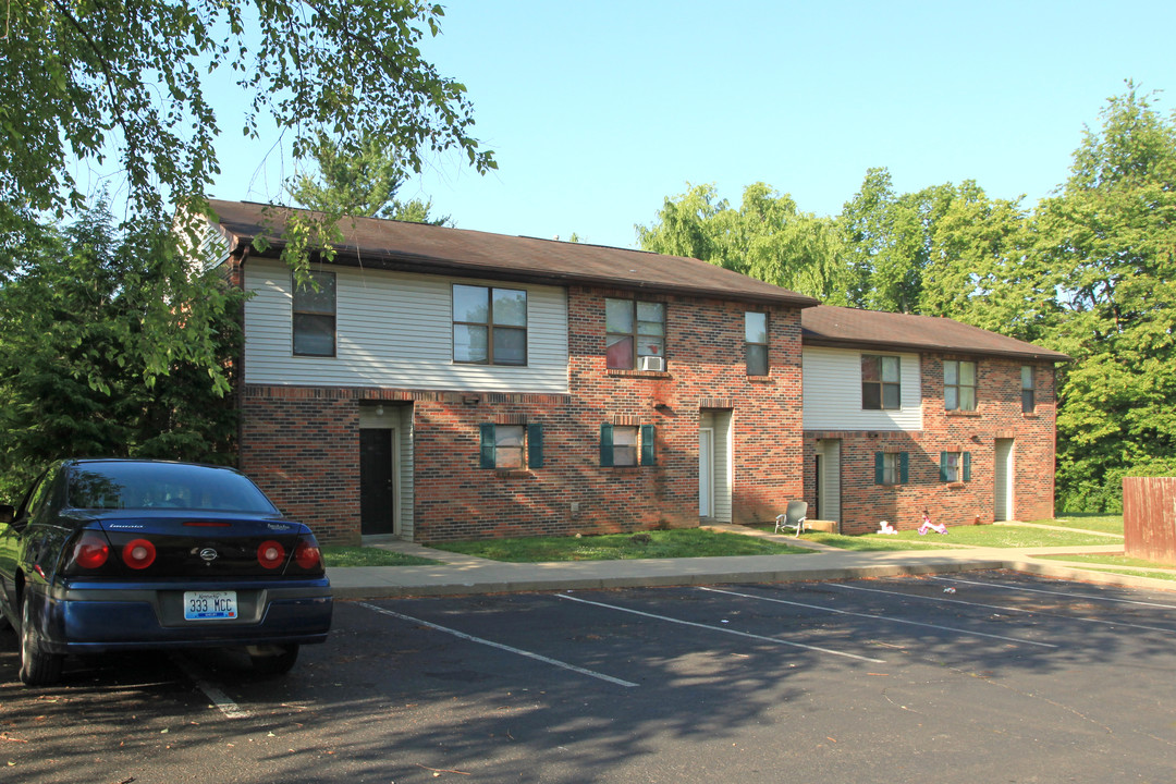 1 Willow Wood Dr in Shelbyville, KY - Foto de edificio