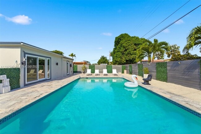 251 N 71st Ave in Hollywood, FL - Building Photo - Building Photo