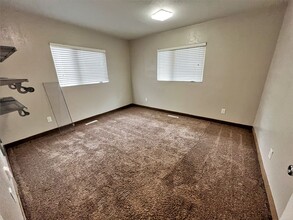 200 W 7th Ave in Mitchell, SD - Building Photo - Building Photo