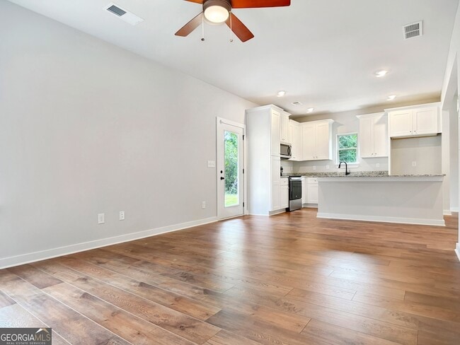 92 Hidden Brook Trail in Newnan, GA - Building Photo - Building Photo