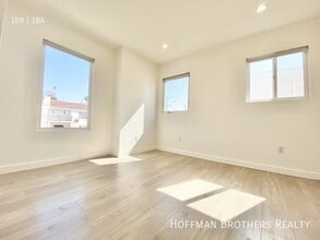 421 1/2 N Coronado St in Los Angeles, CA - Building Photo - Building Photo