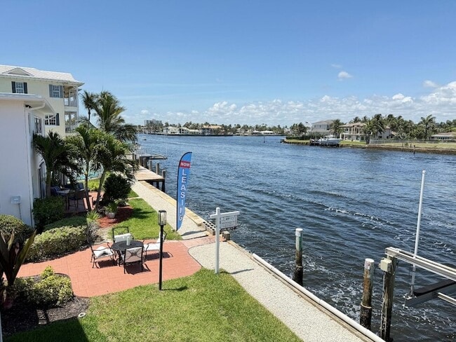 property at 1001 S Riverside Dr