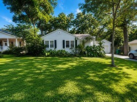 12 Plew Ave in Shalimar, FL - Building Photo