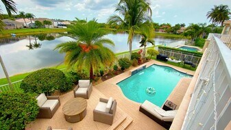 6489 Marbletree Ln in Greenacres, FL - Building Photo