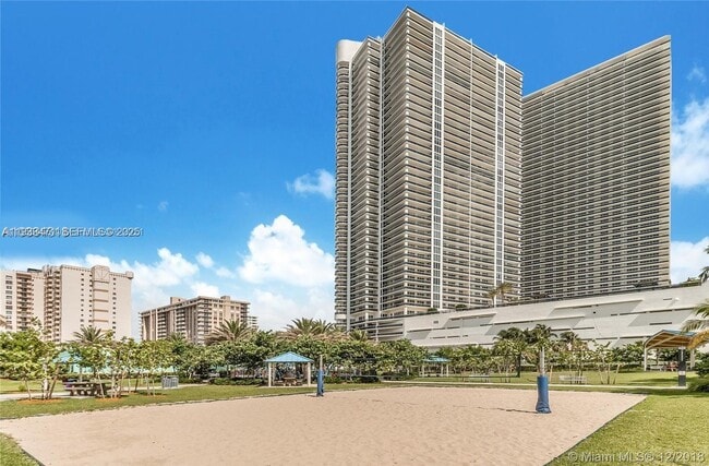 1830 S Ocean Dr, Unit 07 in Hallandale Beach, FL - Foto de edificio - Building Photo