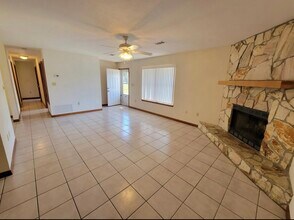 8520 Misty Ridge Ln in Navarre, FL - Building Photo - Building Photo