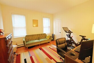8 Perry St, Unit 1 in Brookline, MA - Building Photo - Building Photo