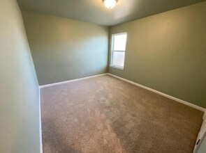 11017 NW 95th St in Yukon, OK - Foto de edificio - Building Photo