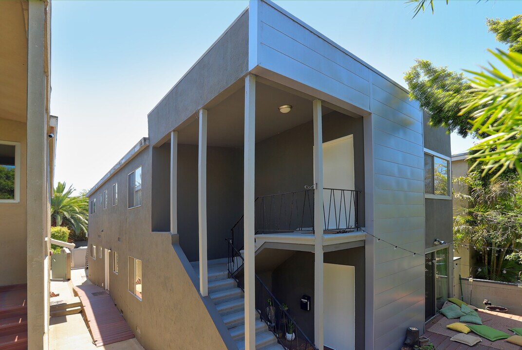 1/2 Abbot Kinney Blvd in Los Angeles, CA - Building Photo