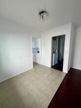 6725 Vineland Ave in Los Angeles, CA - Building Photo - Building Photo