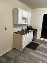 800 Hallett St in Bridgeport, CT - Building Photo