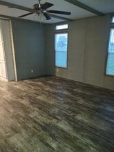 2040 Co Rd 130 in Ledbetter, TX - Building Photo - Building Photo
