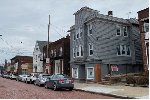 2051 Murray Hill Rd in Cleveland, OH - Building Photo