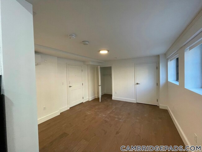 1200 Massachusetts Ave in Cambridge, MA - Foto de edificio - Building Photo