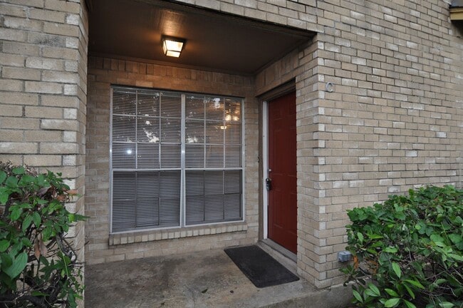 512 Rita Ln in Arlington, TX - Building Photo - Building Photo