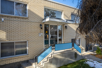 138 8 Av NE in Calgary, AB - Building Photo - Building Photo