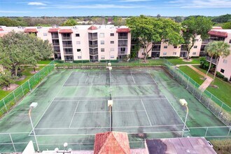 10501 W Broward Blvd in Fort Lauderdale, FL - Building Photo - Building Photo