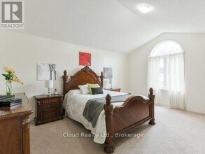 15 Baby Pointe Trail in Brampton, ON - Building Photo - Building Photo