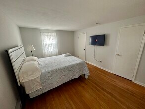 160 Sunset Dr in Glastonbury, CT - Building Photo - Building Photo