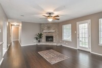 6215 Brookdale Dr in League City, TX - Building Photo - Building Photo